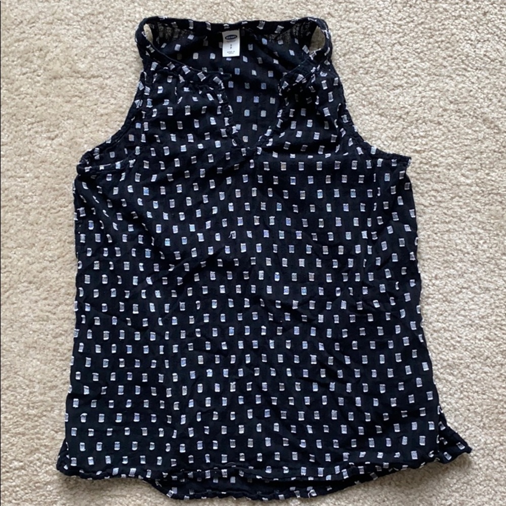 black and white sleeveless top